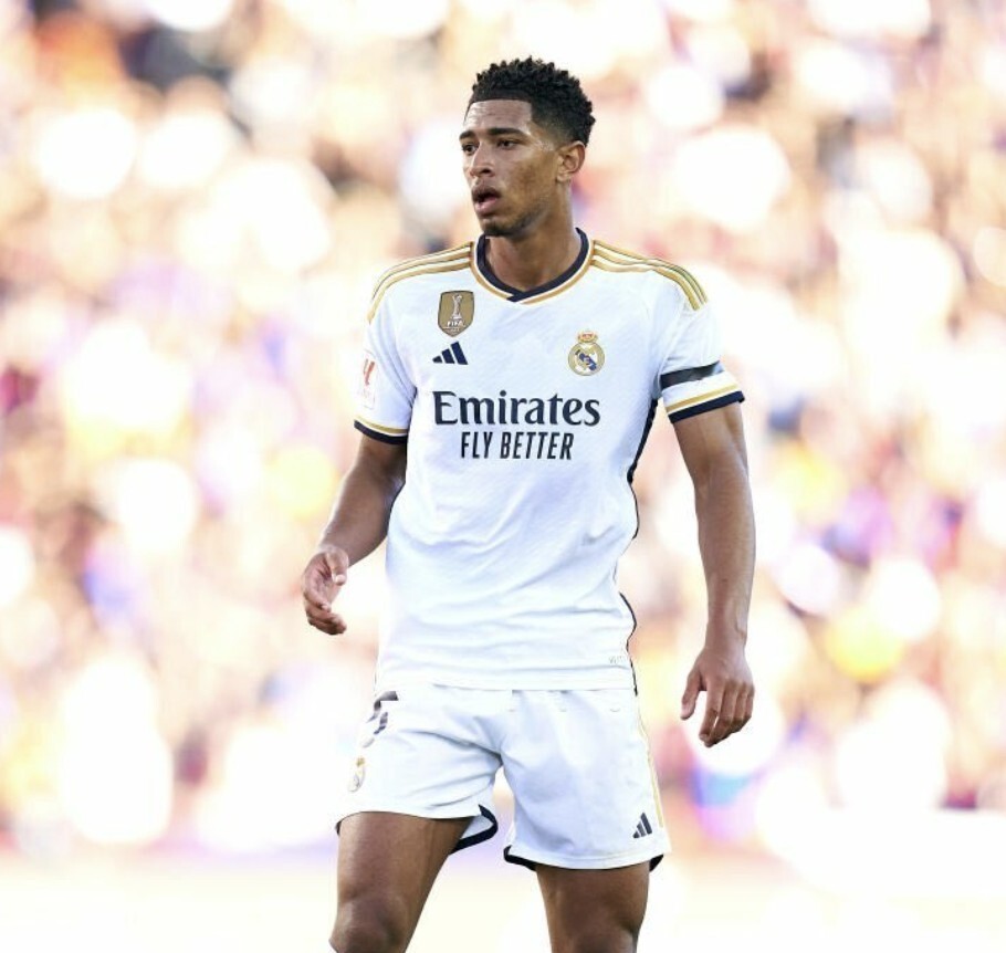 篮球CBA球队启用新训练馆，设备全面升级