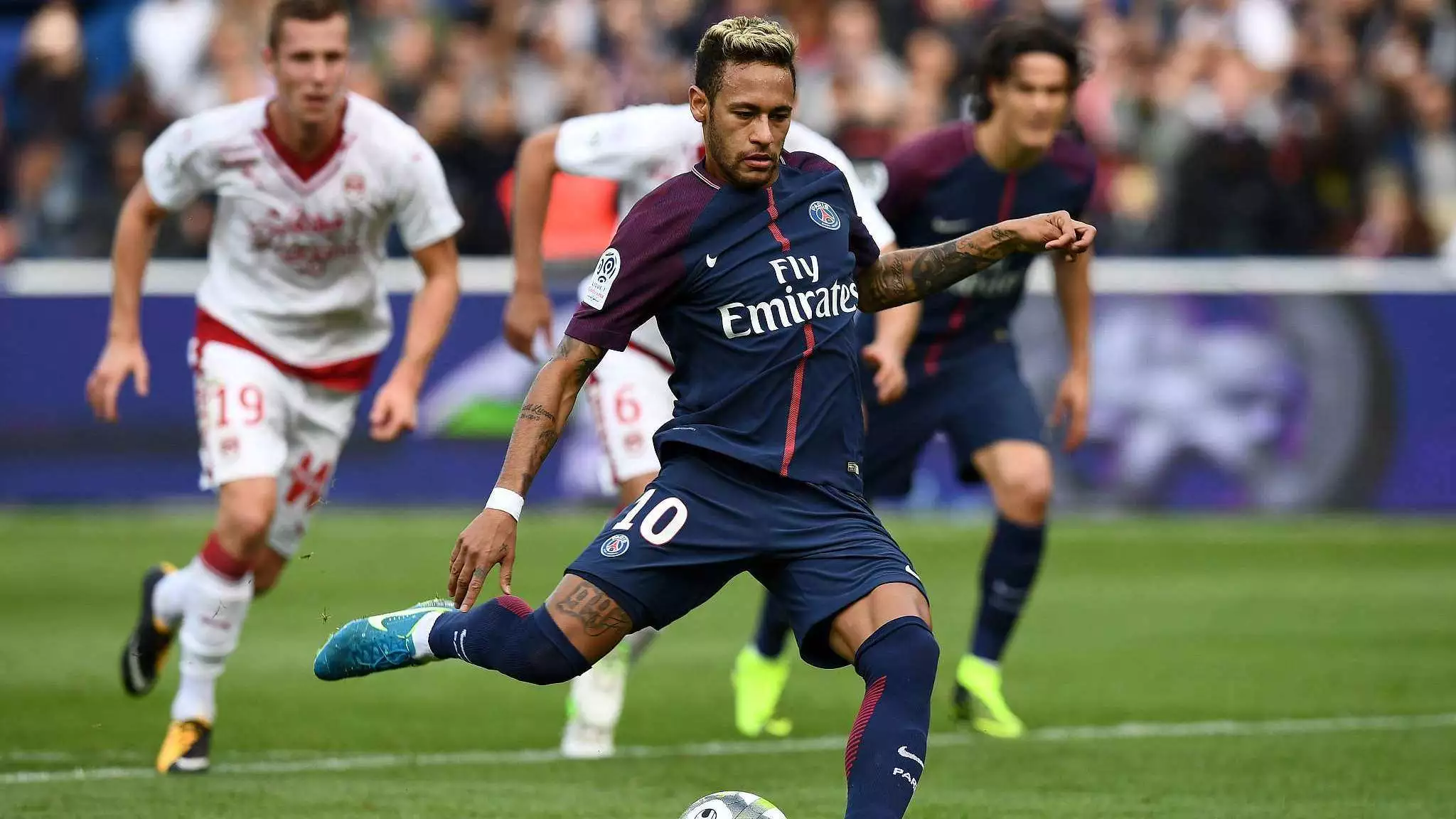 普里查德和沃尔什第二节得分均上双，上半场合砍28分9板6助