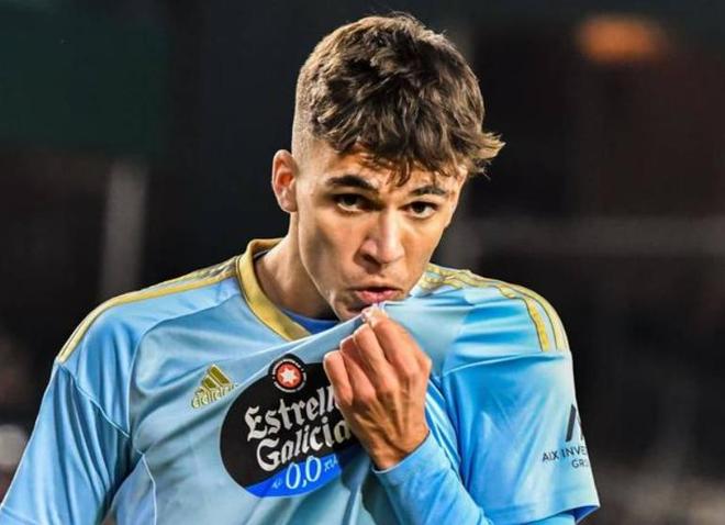 中后卫极限拦截救球队一命