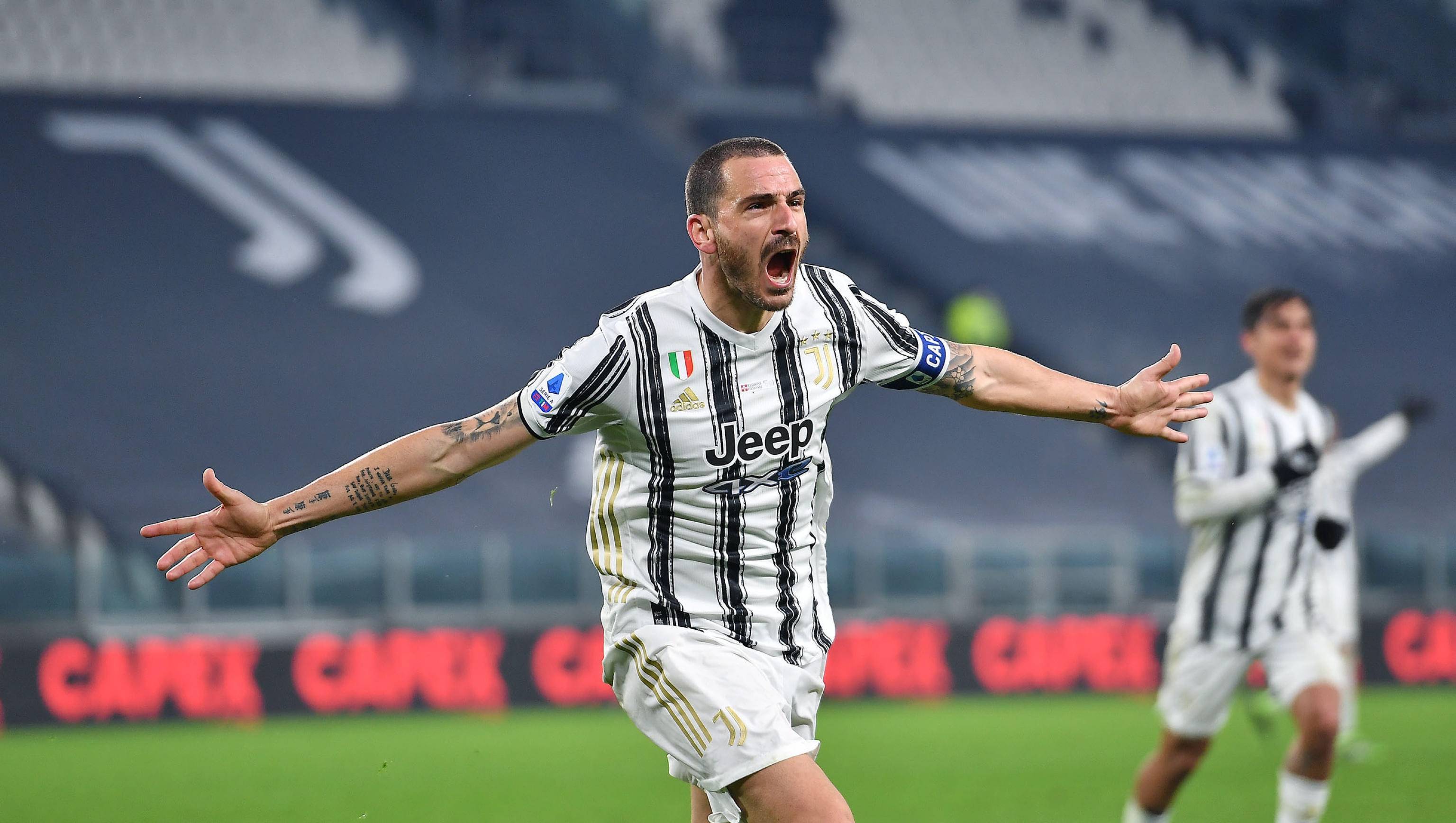 欧文突破两人防守完成得分