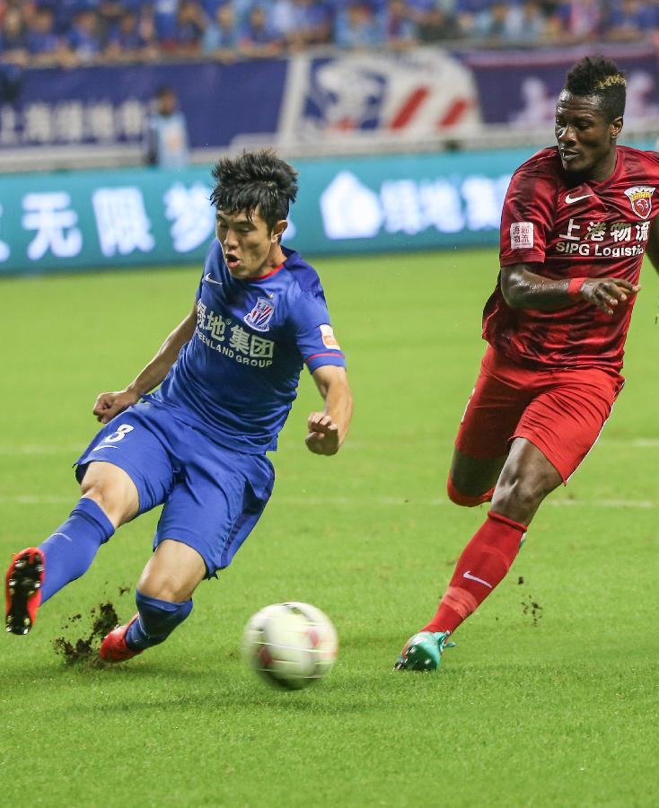 阿根廷队2026年世界杯球衣：经典蓝白条纹+黑色三道杠配饰